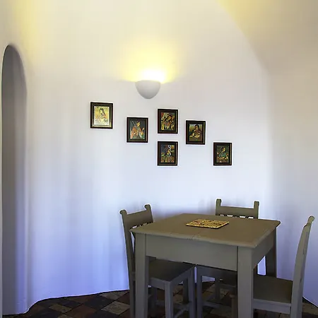 The Architects Cave House 이아